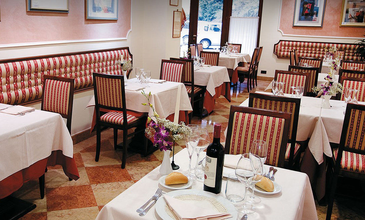 阿拉罗卡会议、餐厅及酒店 巴扎诺 餐厅 照片